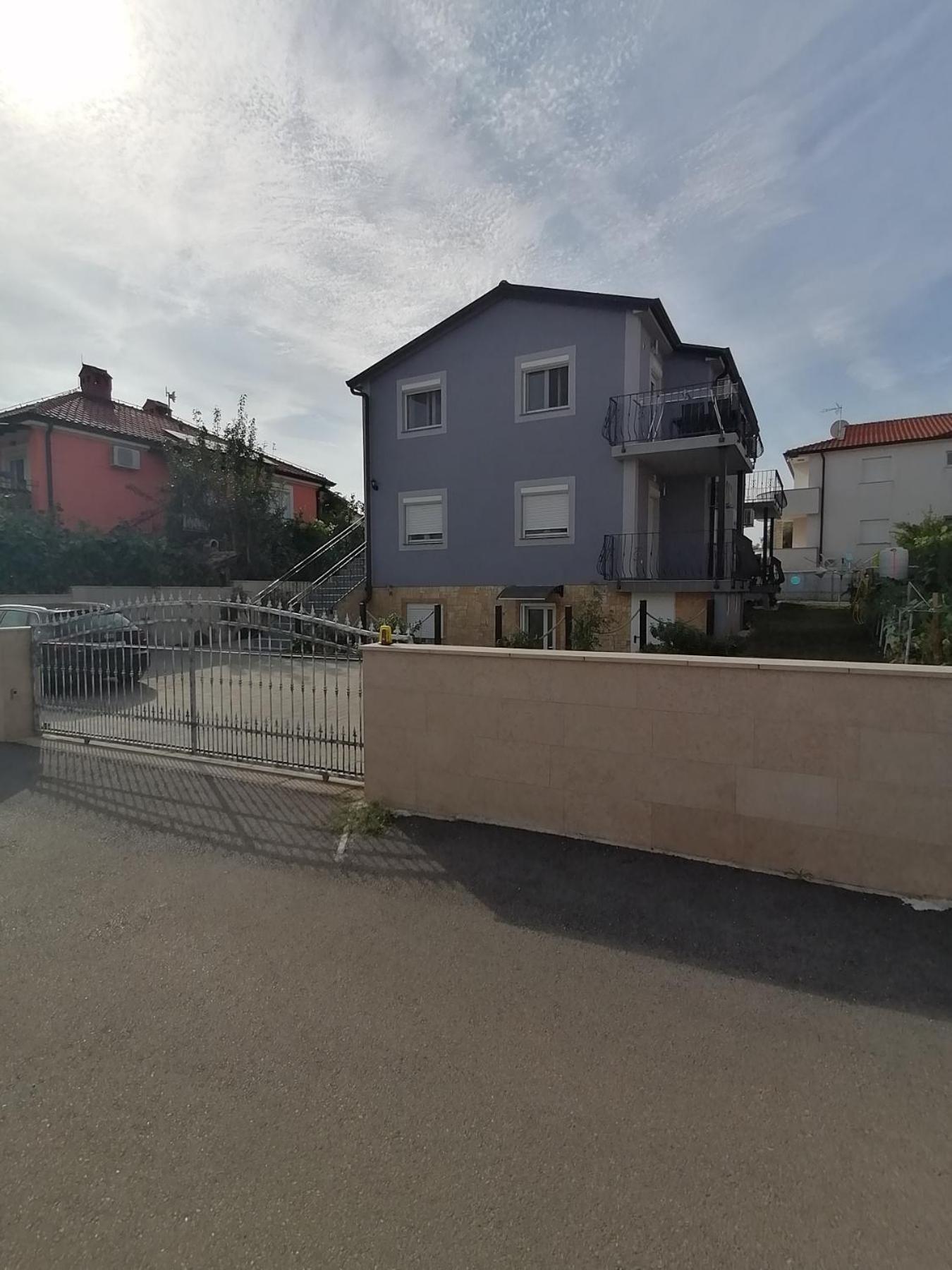 Vanessa Apartman Murine